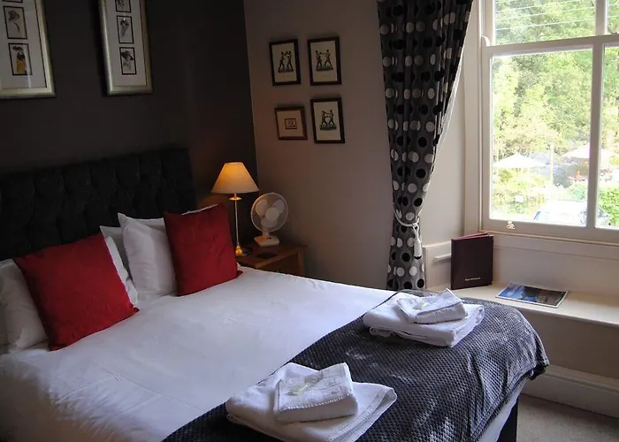 The Eagle And Child Hotel 3*