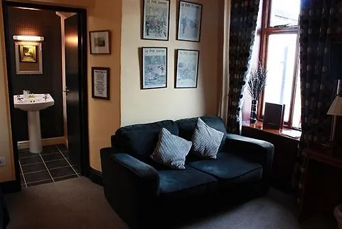 The Eagle And Child 3*